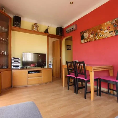 Cozy, Sunny Flat 600m From Beach, 20 Mins To Bcn * El Masnou